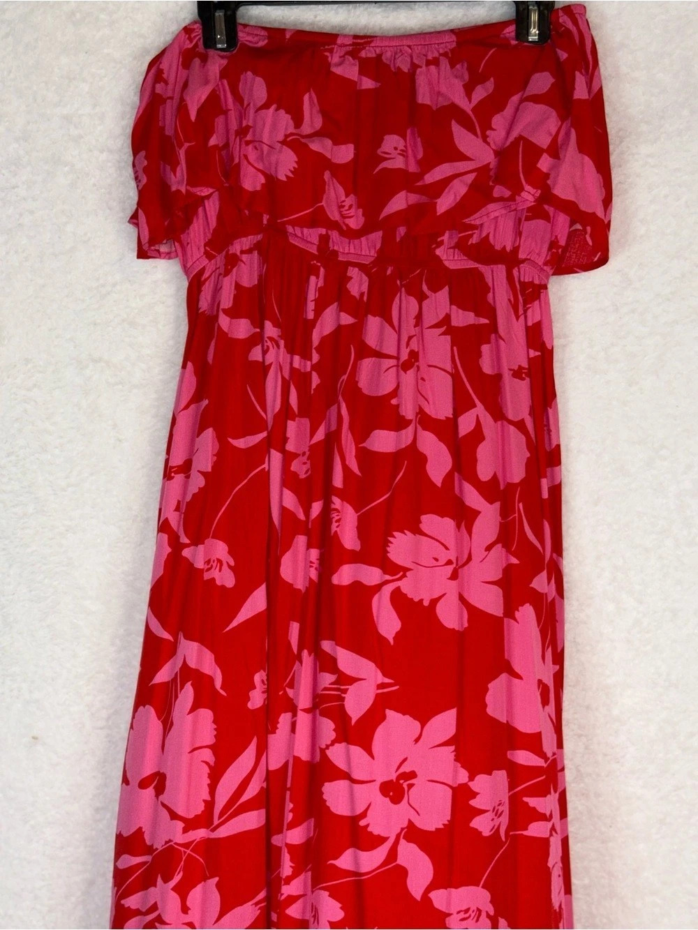 BP. Red Floral Strapless Smocked Bodice Maxi Dress Floral Maxi Dress in Red & - Picture 4 of 5